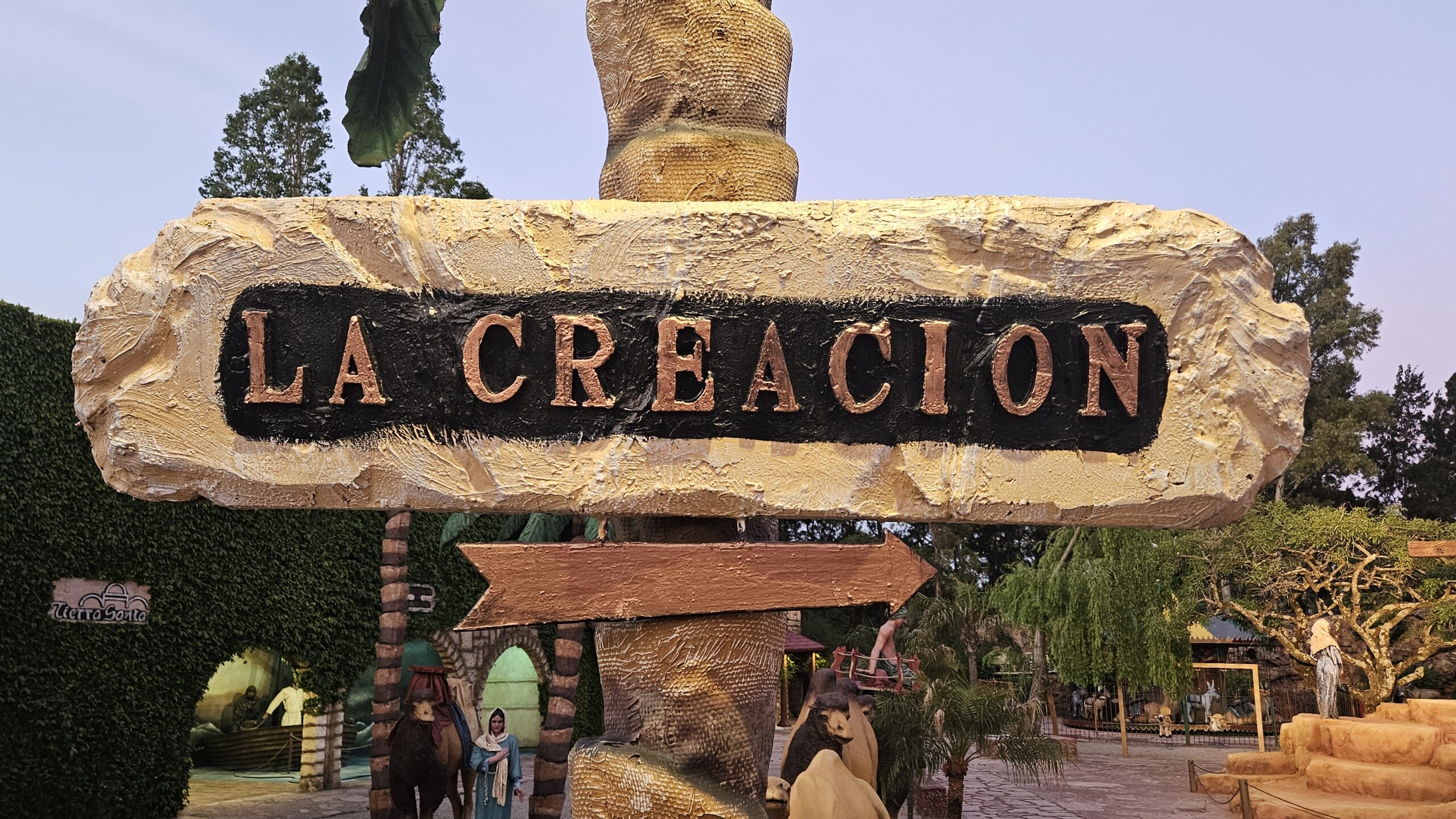 Het Eerste Religieuze Themapark ter Wereld? Selfies, lasers en een twintigmeter hoog beeld van Jezus in Buenos Aires