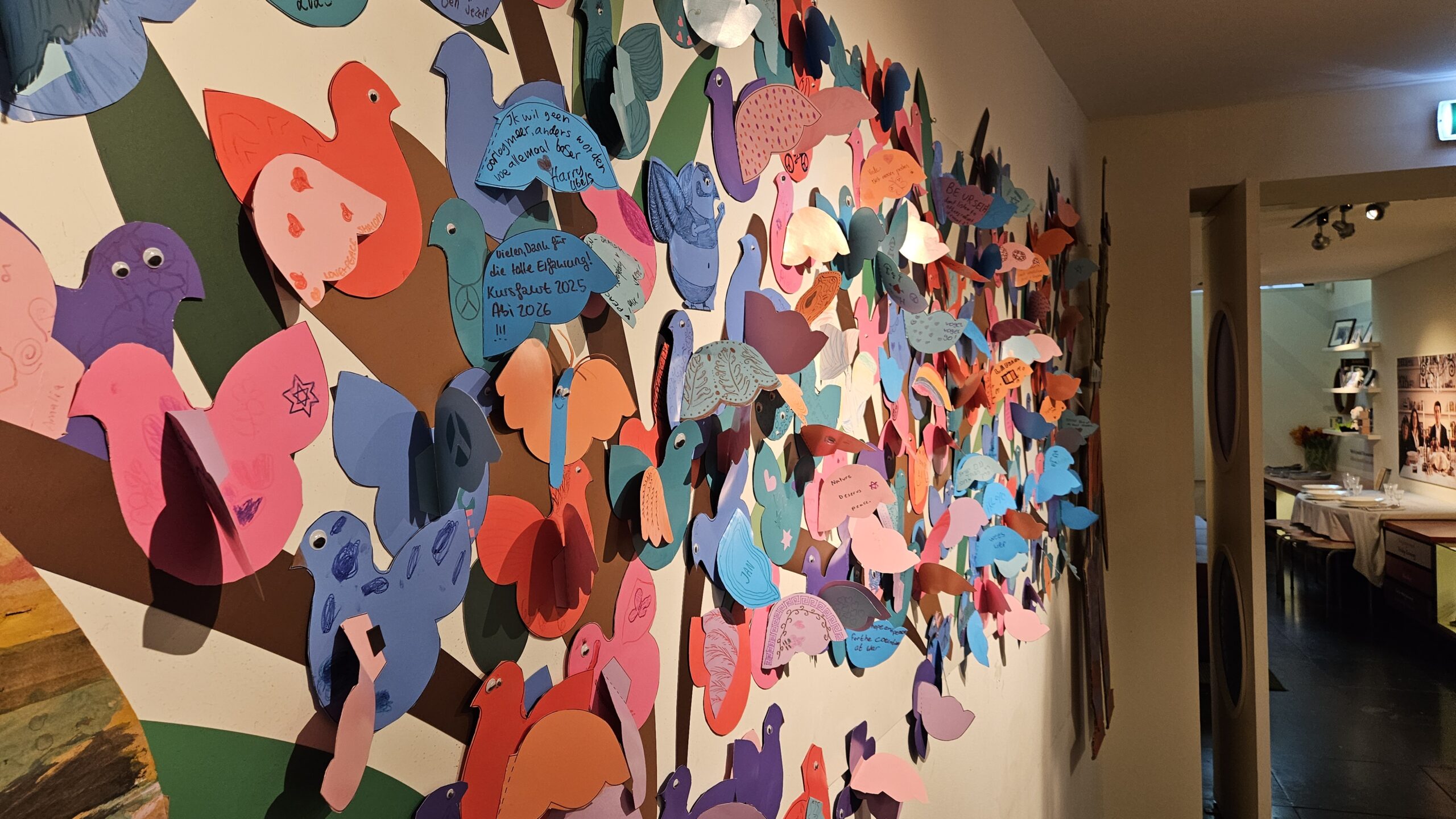 De duif, de bloem en de sprekende muur: participatie voor kinderen in het Joods Museum Junior